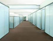 El polvo cubrió el marco modular de cristal de las paredes de división de la oficina de 12m m o el estilo Frameless